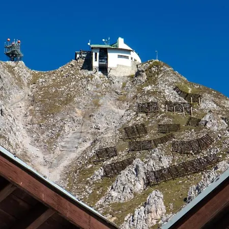 Cafe Alpina Guest house
