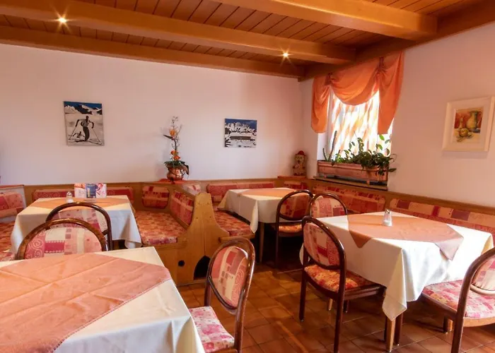 Cafe Alpina Guest house 3*